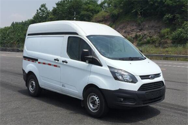 江铃全顺JX5033XXYPD-L6厢式运输车(汽油国六3座)