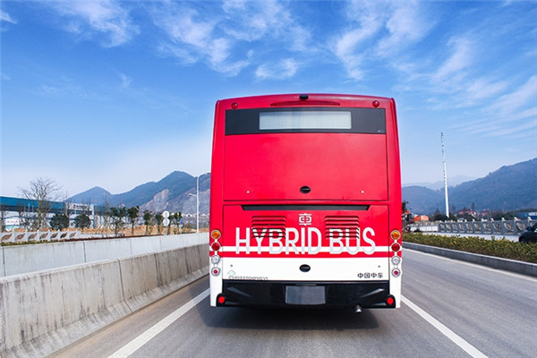 浙江中车CSR6850GPHEV1公交车(柴油/电混动国五10-30座)