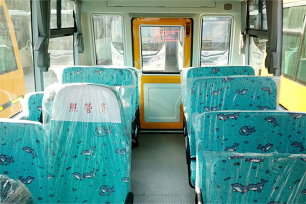 华新HM6570XFD5XS小学生专用校车(柴油国五10-19座)