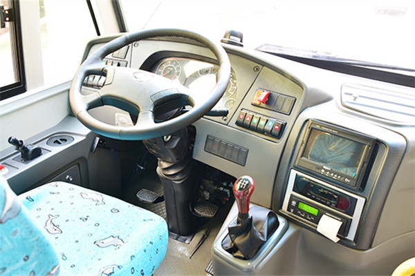 华新HM6690XFD5JS小学生专用校车(柴油国五24-28座)