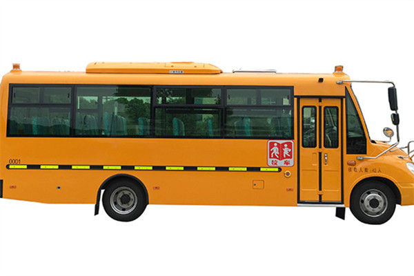 华新HM6760XFD5XS小学生专用校车(柴油国五33-41座)