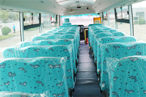 华新HM6760XFD5XN幼儿专用校车(柴油国五33-42座)