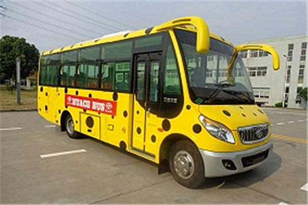华新HM6740LFD5J客车(柴油国五24-31座)