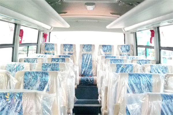 华新HM6741LFN6X客车(天然气国六24-30座)