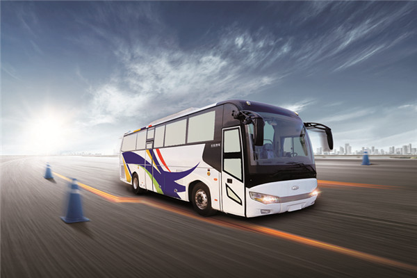 宏远KMT6118HBEV客车(纯电动24-52座)