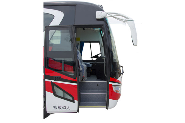 宏远KMT6119HBEV客车(纯电动24-50座)