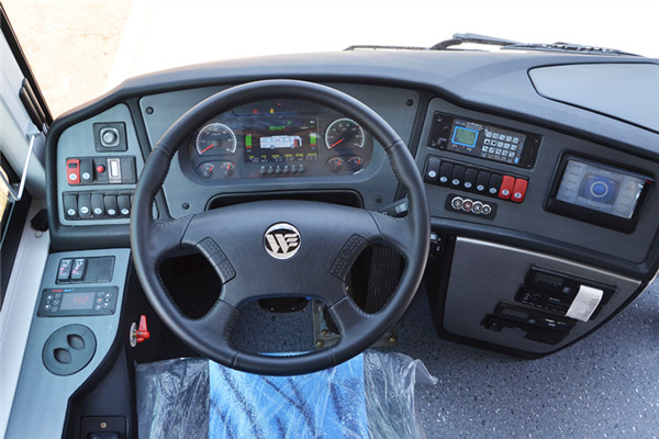 宏远KMT6119HBEV客车(纯电动24-50座)