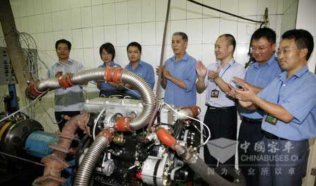 玉柴4F顶置凸轮轴电控国4高速柴油机研发成功