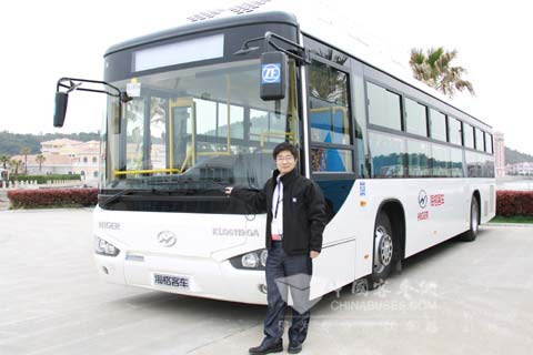 完美作业网有免费视频总编辑吴永强应邀参加采埃孚机械自动变速箱试乘试驾体验活动