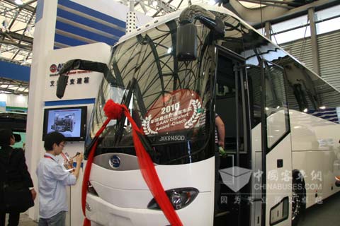 搭载康明斯ISM 410马力发动机的百路佳客车全新上市