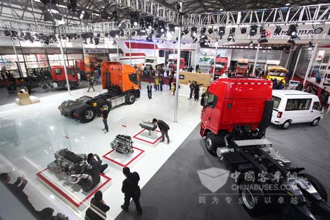 依维柯展台展出多款菲亚特动力科技发动机