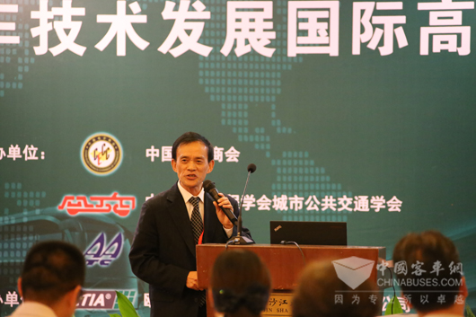 重庆巴士集团一汽巴士有限公司副总经理翟昌忠