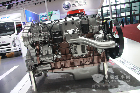 上菲红明星产品亮相上海车展