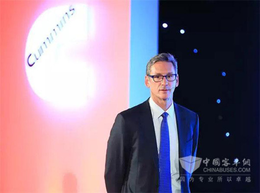 康明斯公司全球董事长兼首席执行官兰博文
