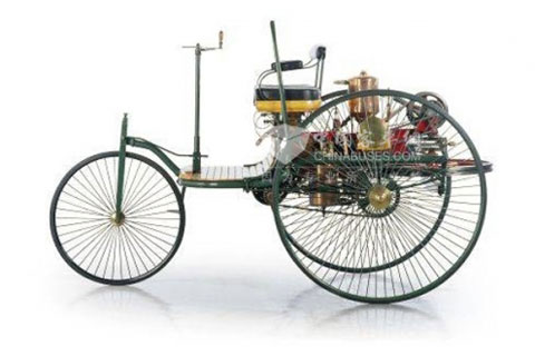 第一辆汽车是这样的